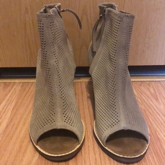Toms Majorca heeled peep toe booties with inner ankle zip size 7.5 - Picture 1 of 8